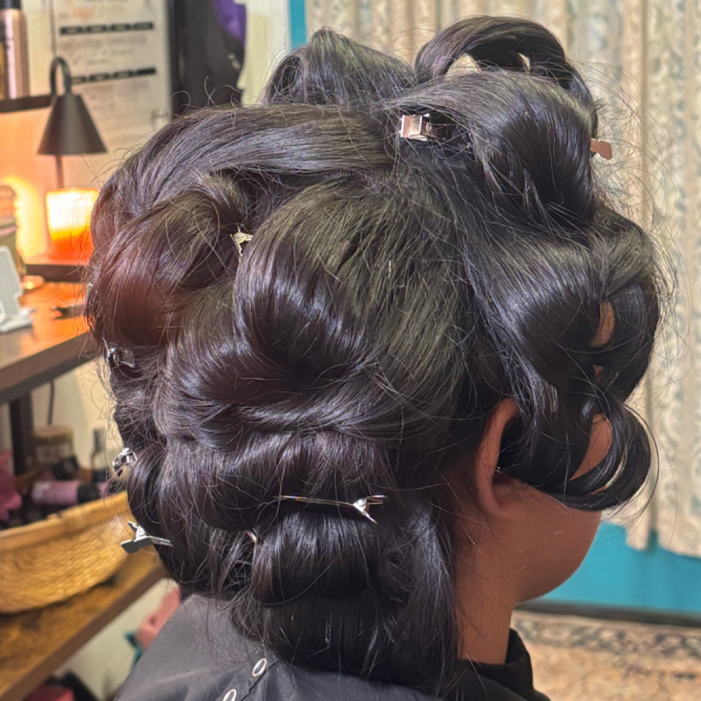 Bouncy Blowout at KarlyRyaneBeauty in Texas City, TX