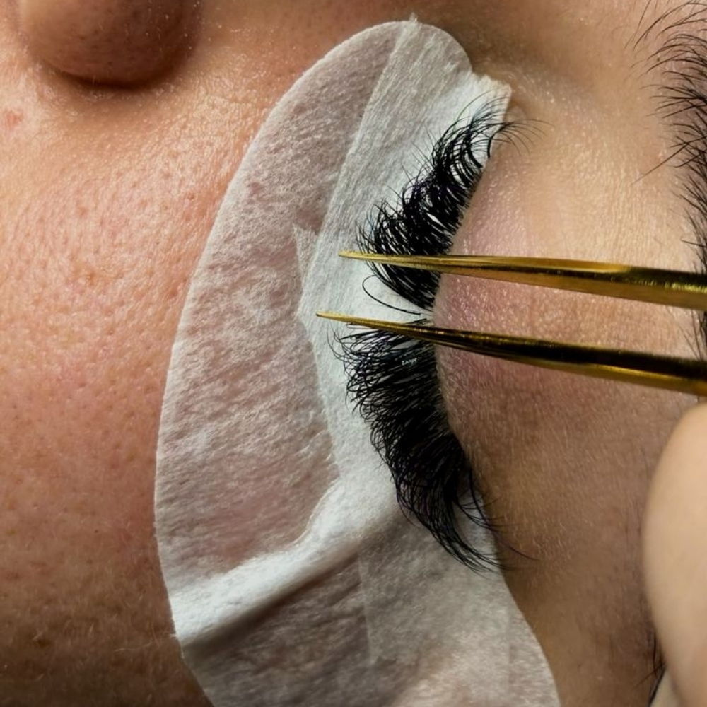 Lash Extension Fill at Babyydollbrows in Tampa, FL
