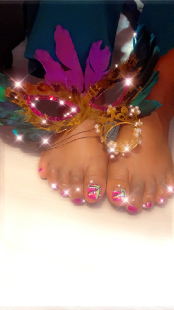 Acrylic on big toes only at Shaneka Hickman in Grantsboro, NC