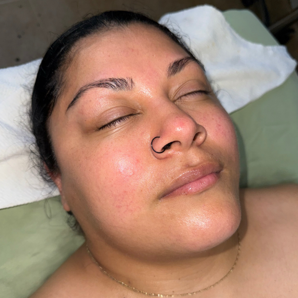Darely’s Facial at Darely Esthetics in Pittsburg, CA