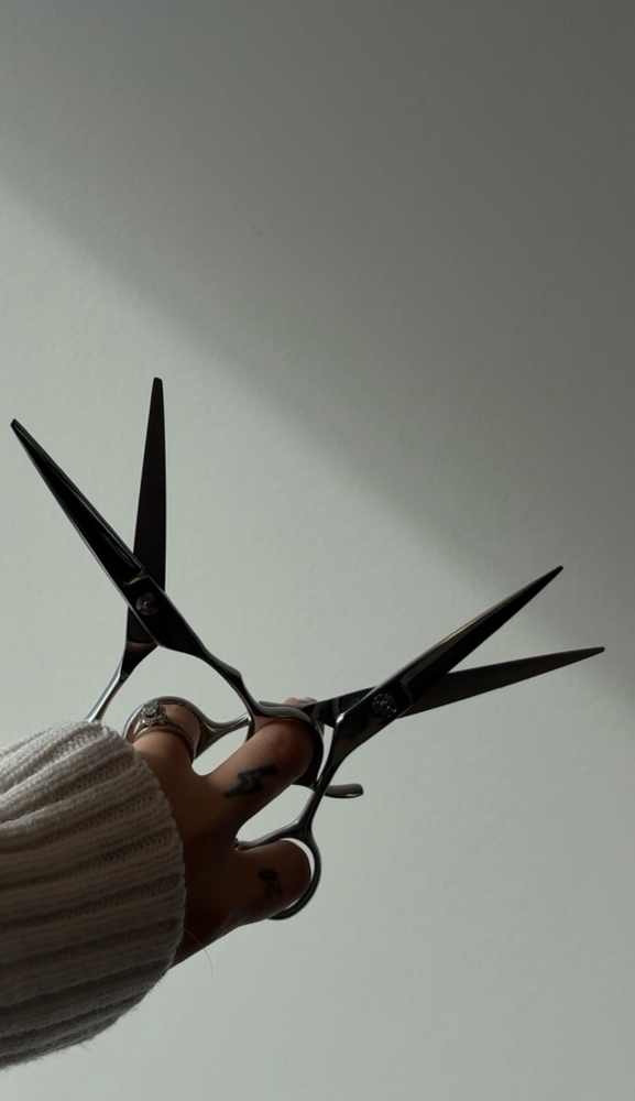 Womens Signature Cut