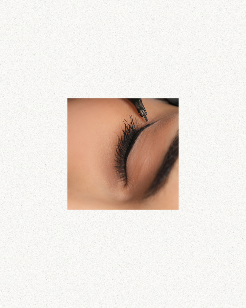 Winged Eyeliner/ Delineador