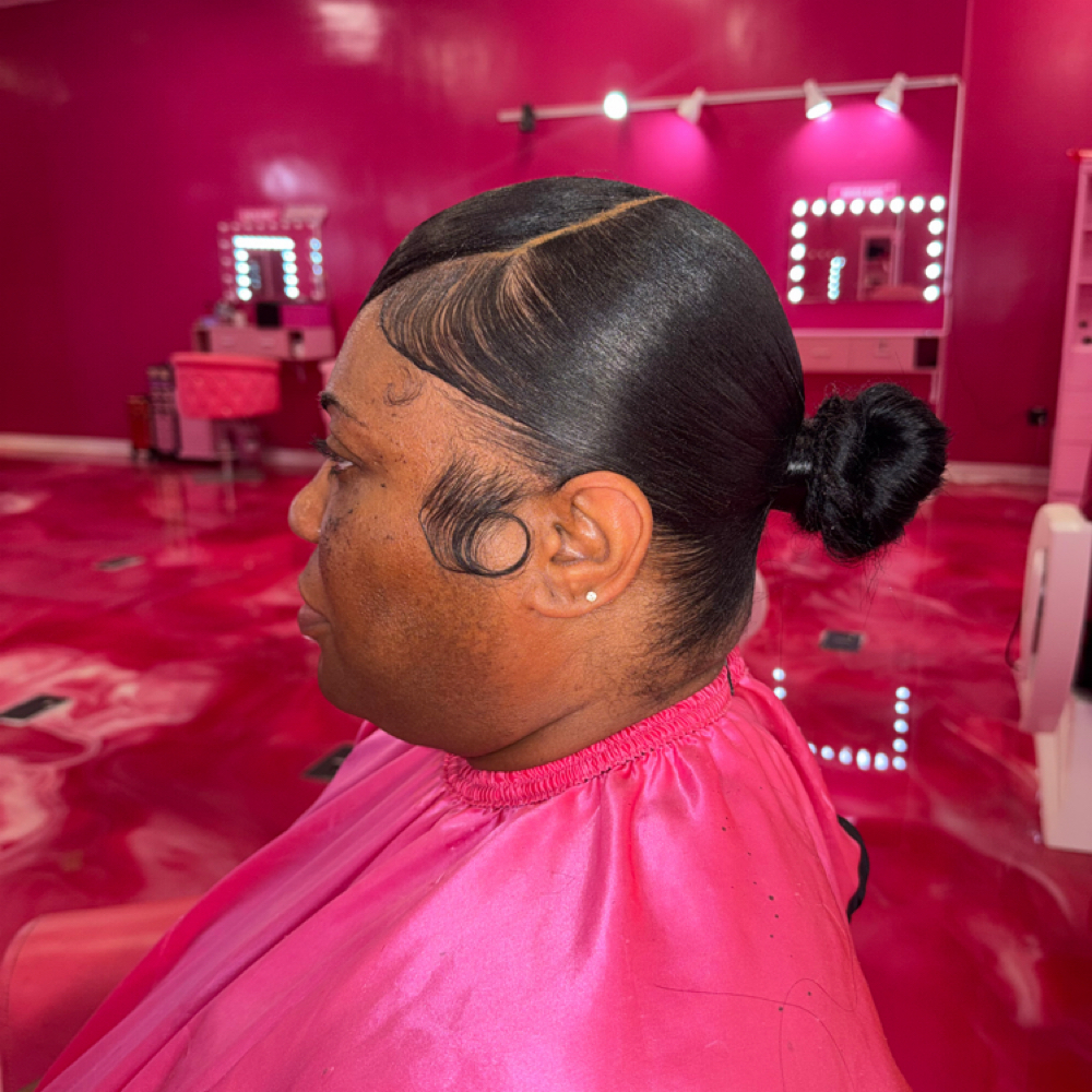 SWOOP PONY at QASH’s DOLLHOUSE OF BEAUTY in Sacramento, CA