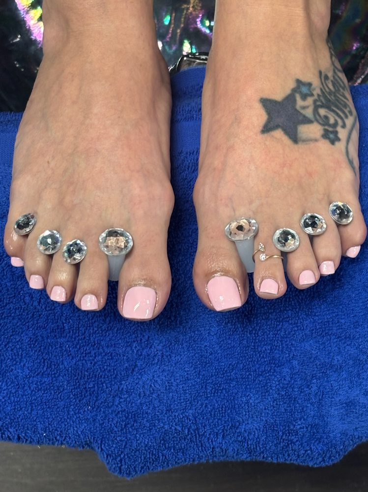 Deluxe Gel Pedicure