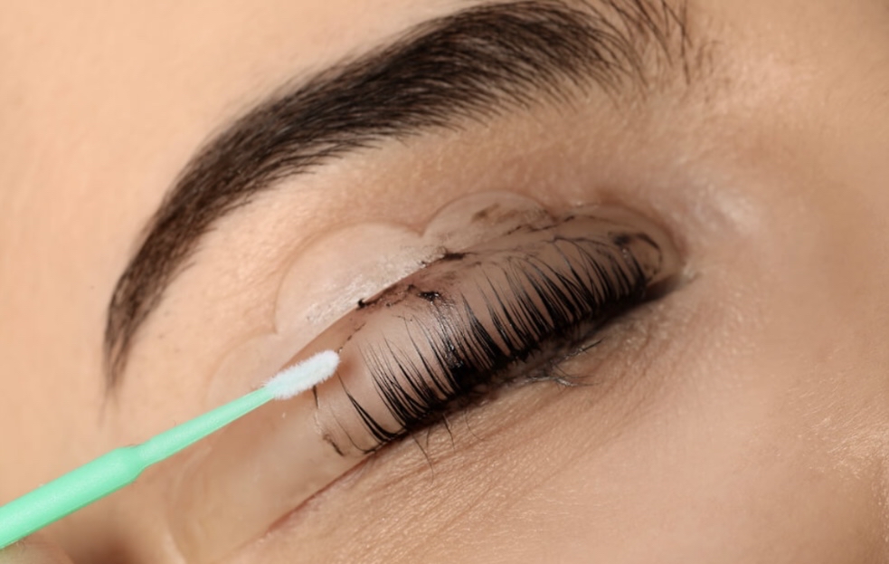 Lash Tinting With Out Lift
