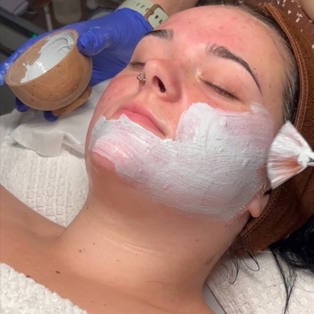 Basic facial at Skin That Hitts in Dade city, FL