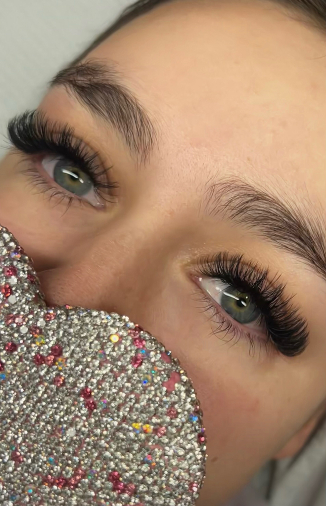 Full Set Volume Lashes