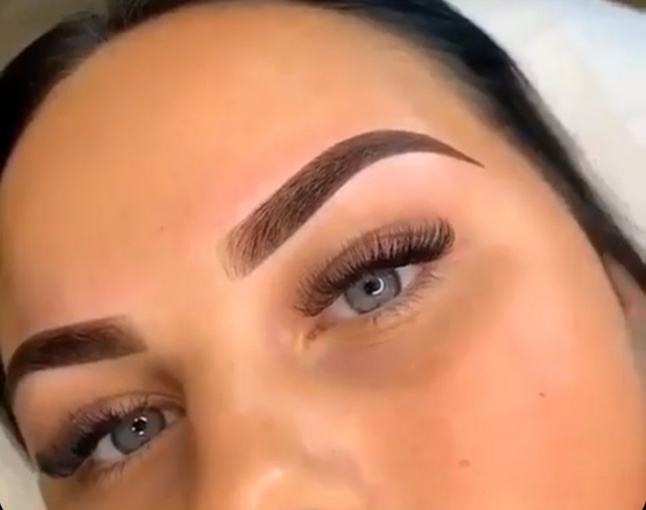 Powder brows