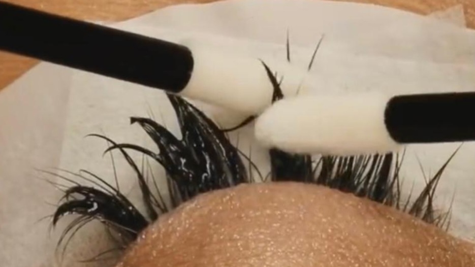 Lash Extension Removal