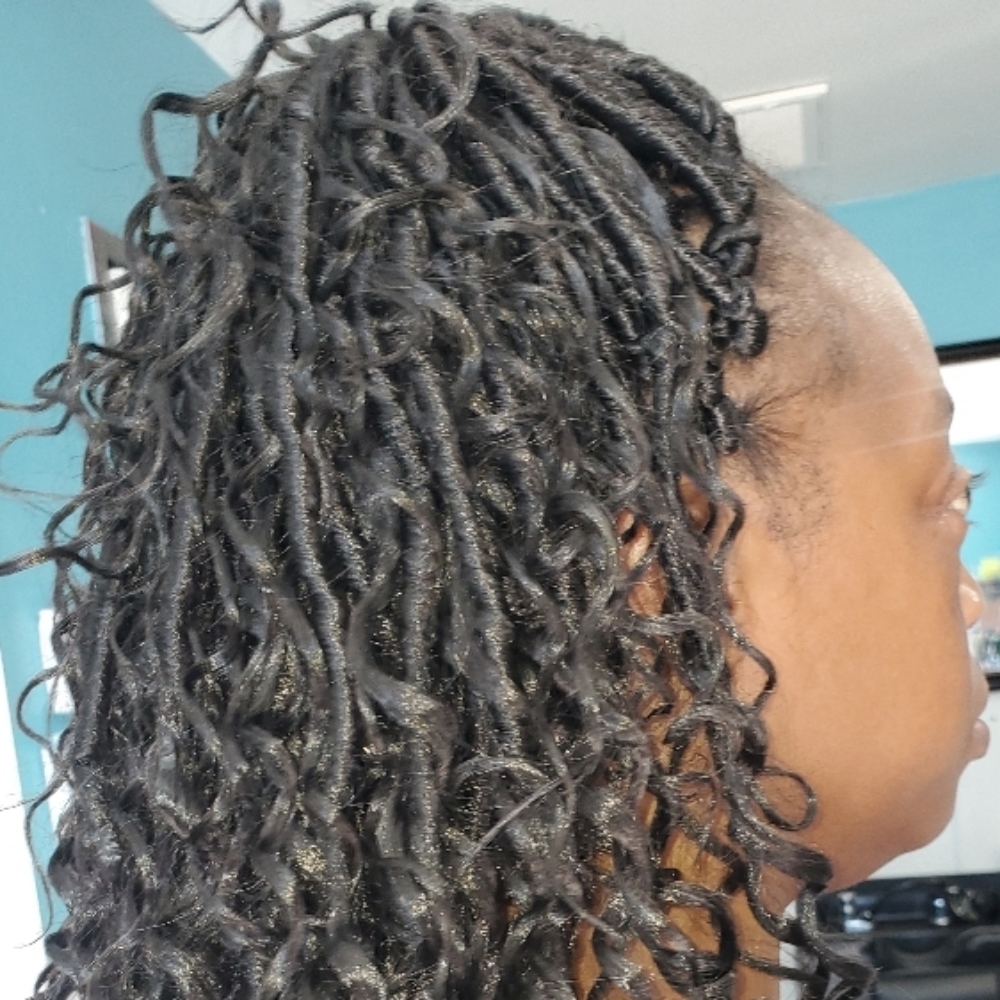 Crochet at Djina Braiding in Grand Prairie, TX