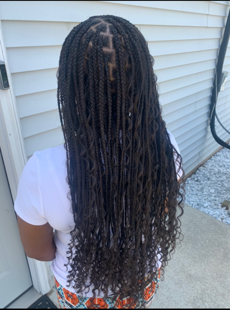 Medium Knotless Bohemian Box braids