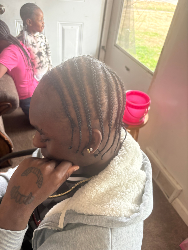 Pop Smokes at 🏆🎀Dolls Way Salon 🎀🏆 in Wichita, KS