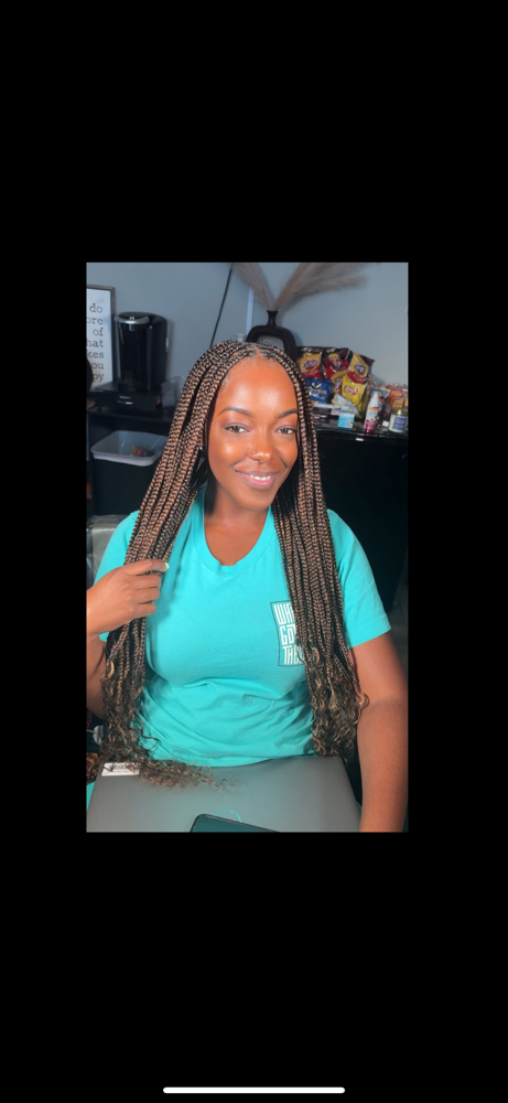 MEDIUM KNOTLESS BRAIDS at Callidora Luxe Beauty LLC in Madison, AL