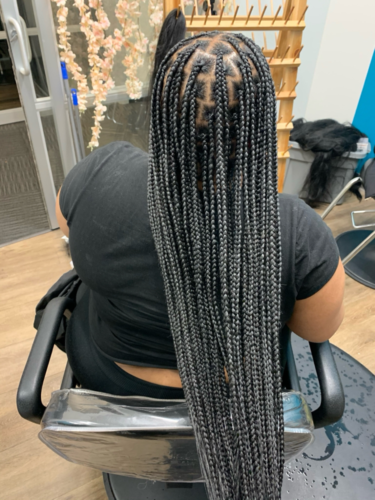 Knotless Box Braids (Brastrap) (Medium Parts)