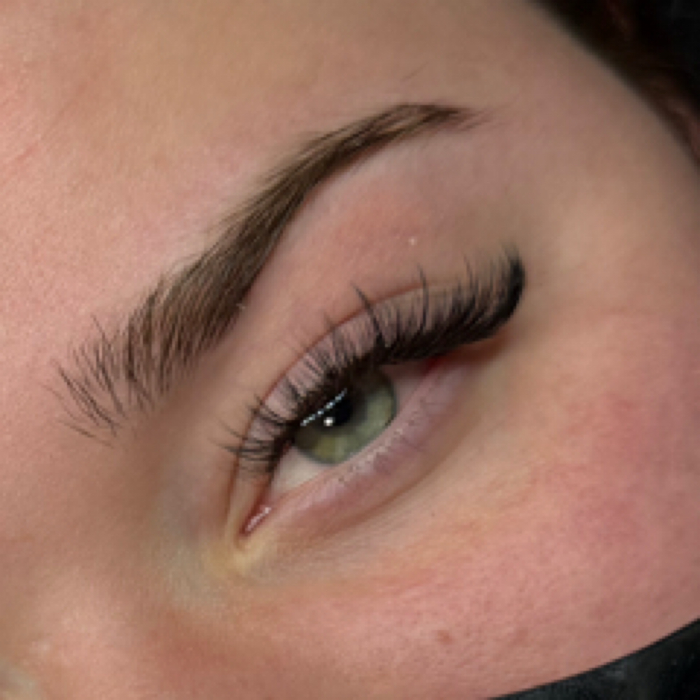 Hybrid Lashes at The queen of lashes in Louisburg, NC