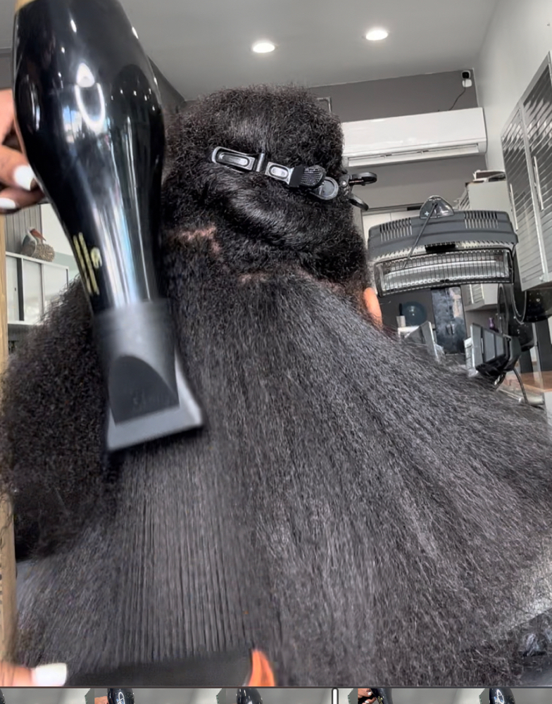 Shampoo + Blow  Dry