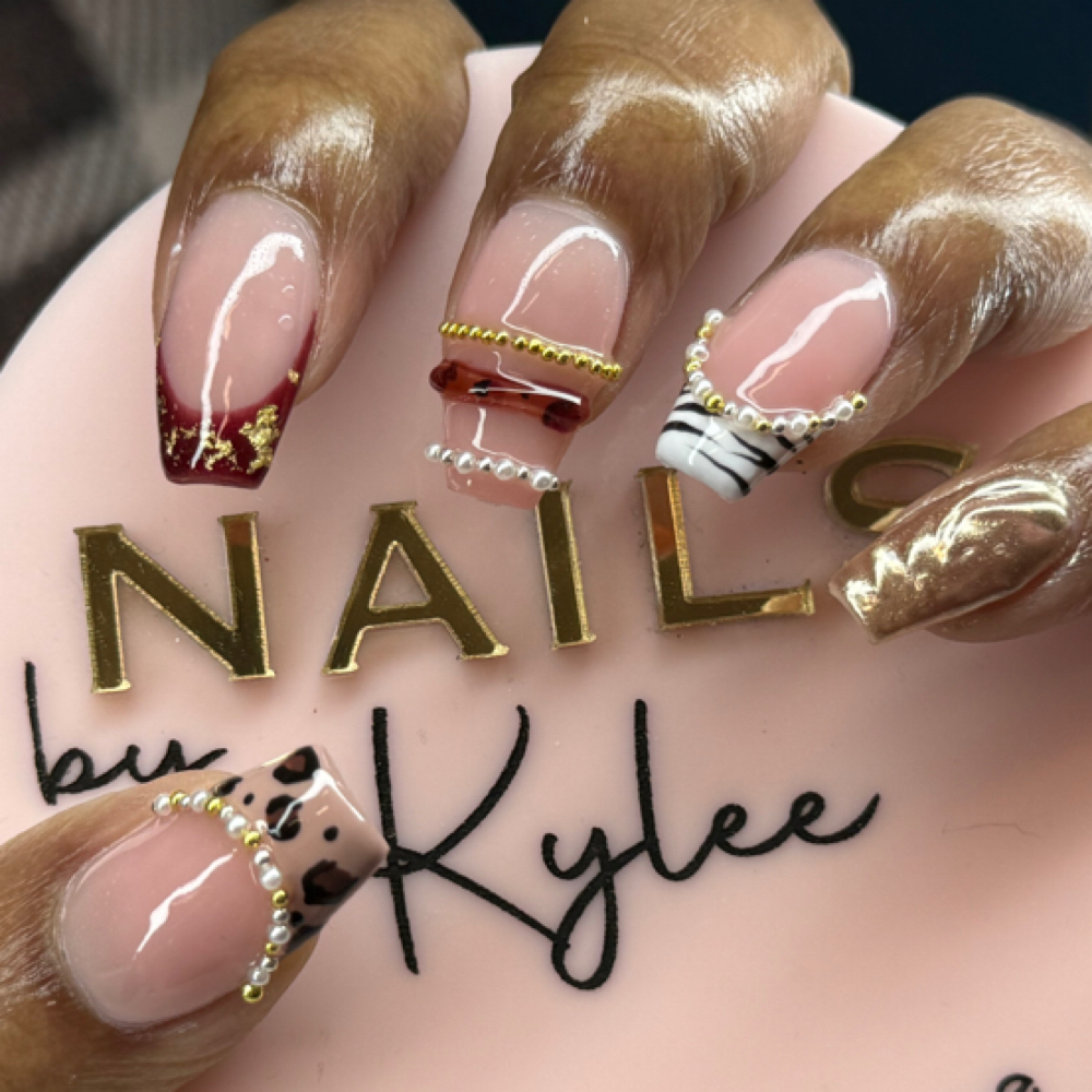 Full Set Of Acrylics at Beach Waves Studio in Medford, OR