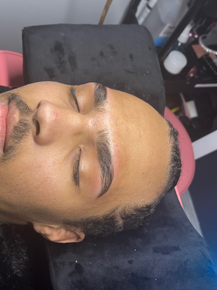 Brow Wax / Shape Up