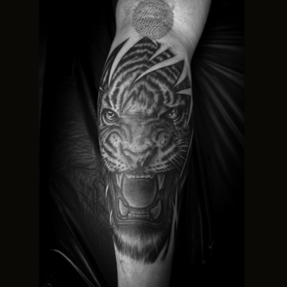Hourly at Lost Angeles Tattoo in Elkhorn, NE