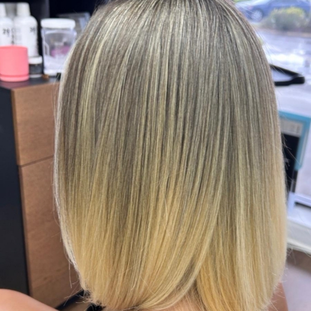 AirTouch Highlights Partial at Laura's Italian hair stylist in Sarasota, FL