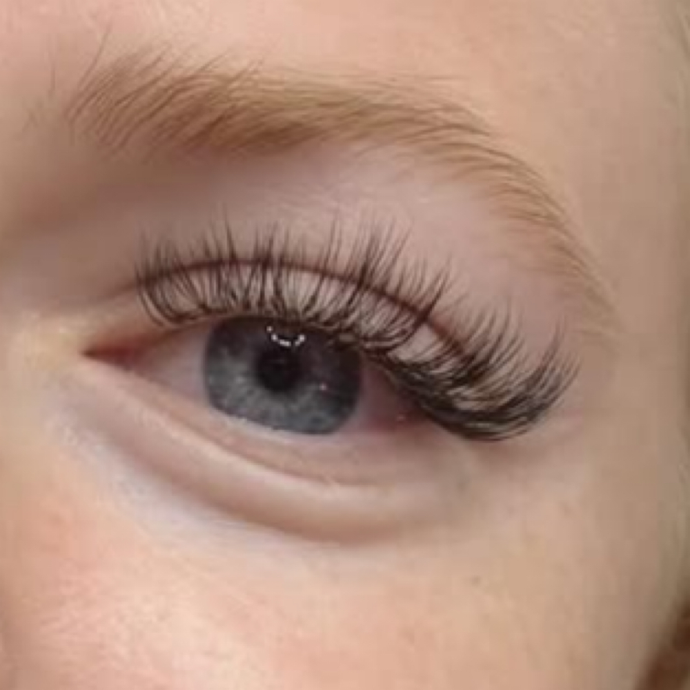 Hybrid Full Set at Lilly Lee Lashes in Cottleville, MO