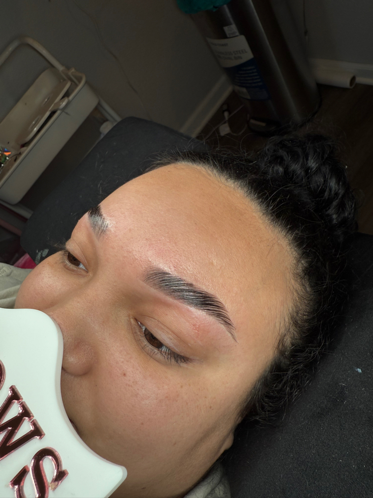 Eyebrow Lamination