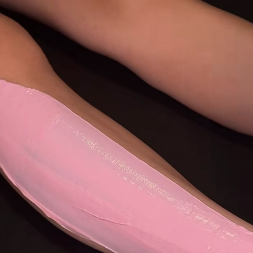 Full Leg Wax at Pink Diva’s Beauty Studio in Ontario, CA