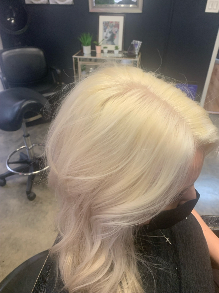 Bleach Touch Up Starting At at De Luxe Beauty Parlour in 93704