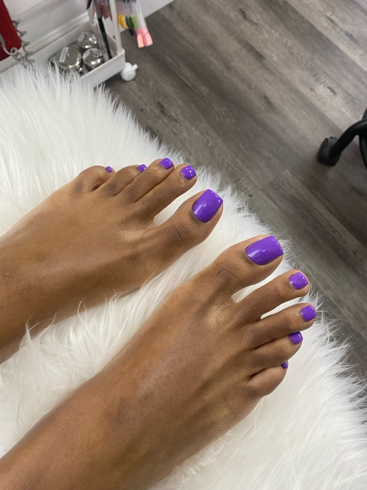 Basic Girl Pedicure