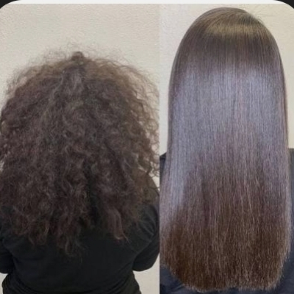 Hair Relaxer Treatment at De lux beauty bar in New York, NY