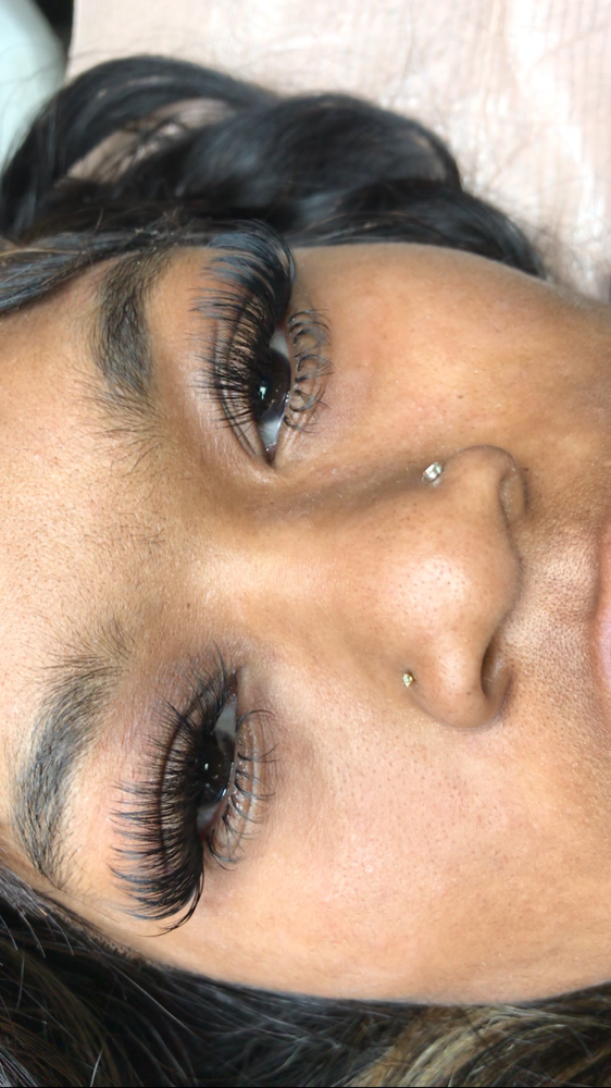 Bottton Lashes