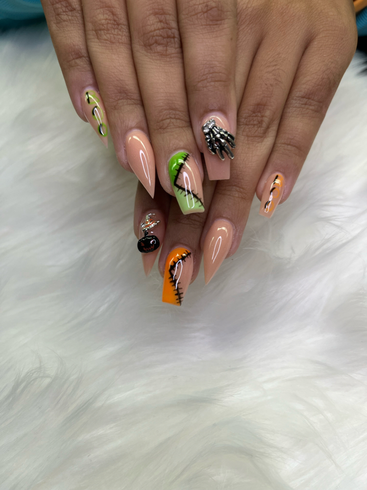 Hand Drawn Nail Art 2 Nails