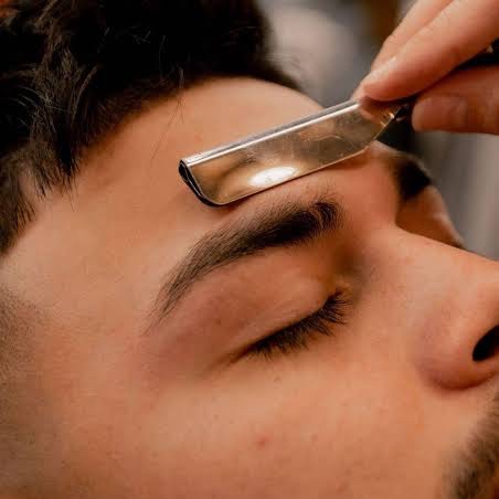 Eyebrows/ Cejas at Pretzel city barbershop in Freeport, IL
