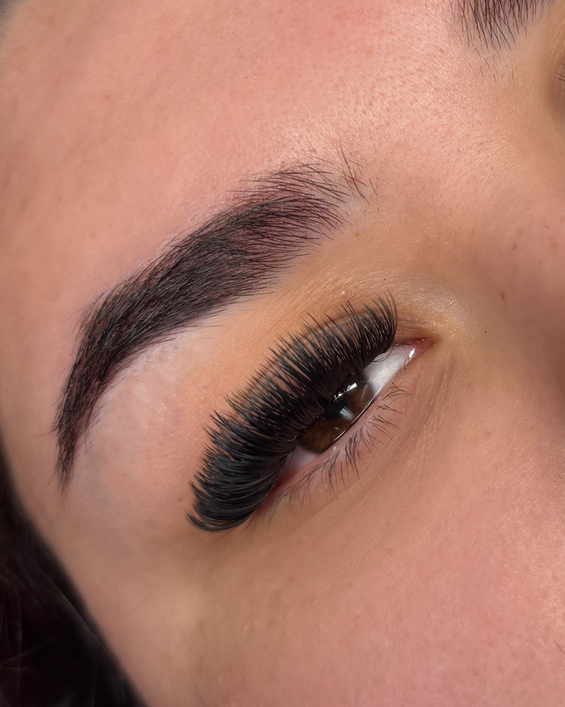 Full Eyelash Set at KTLUXURYSPA in Woodstock, IL