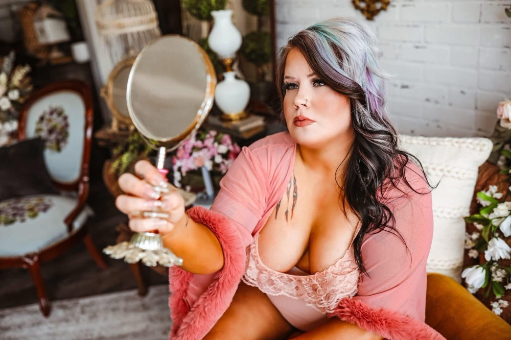 Boudoir Mini at Sunshine Studios by Traci Browning in Hanover, WV