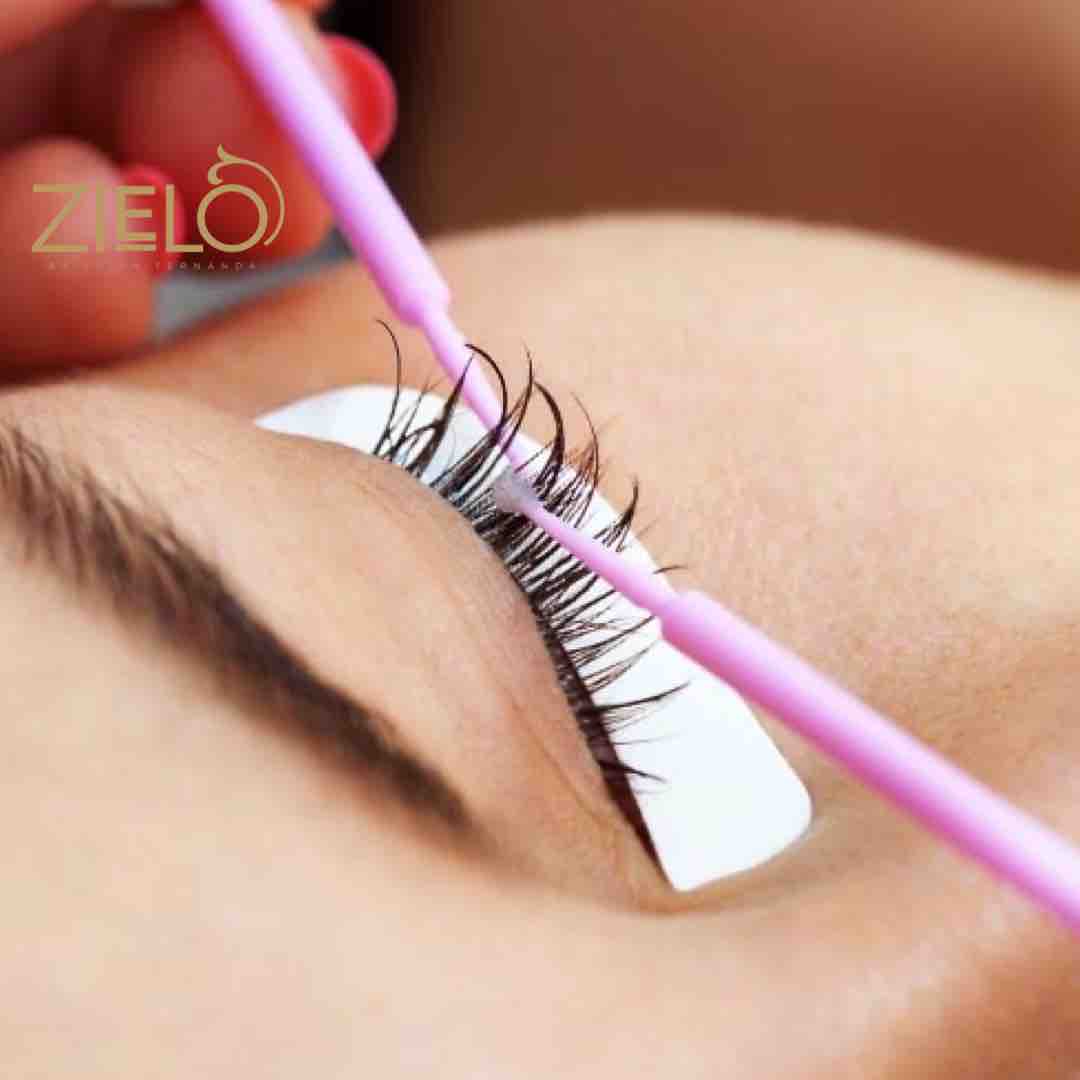 Remove Eyelashes