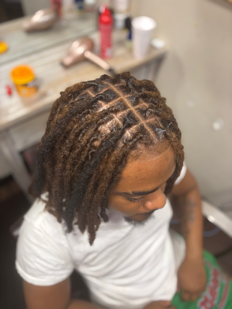 Loc Retwist (Neck to Shoulder)