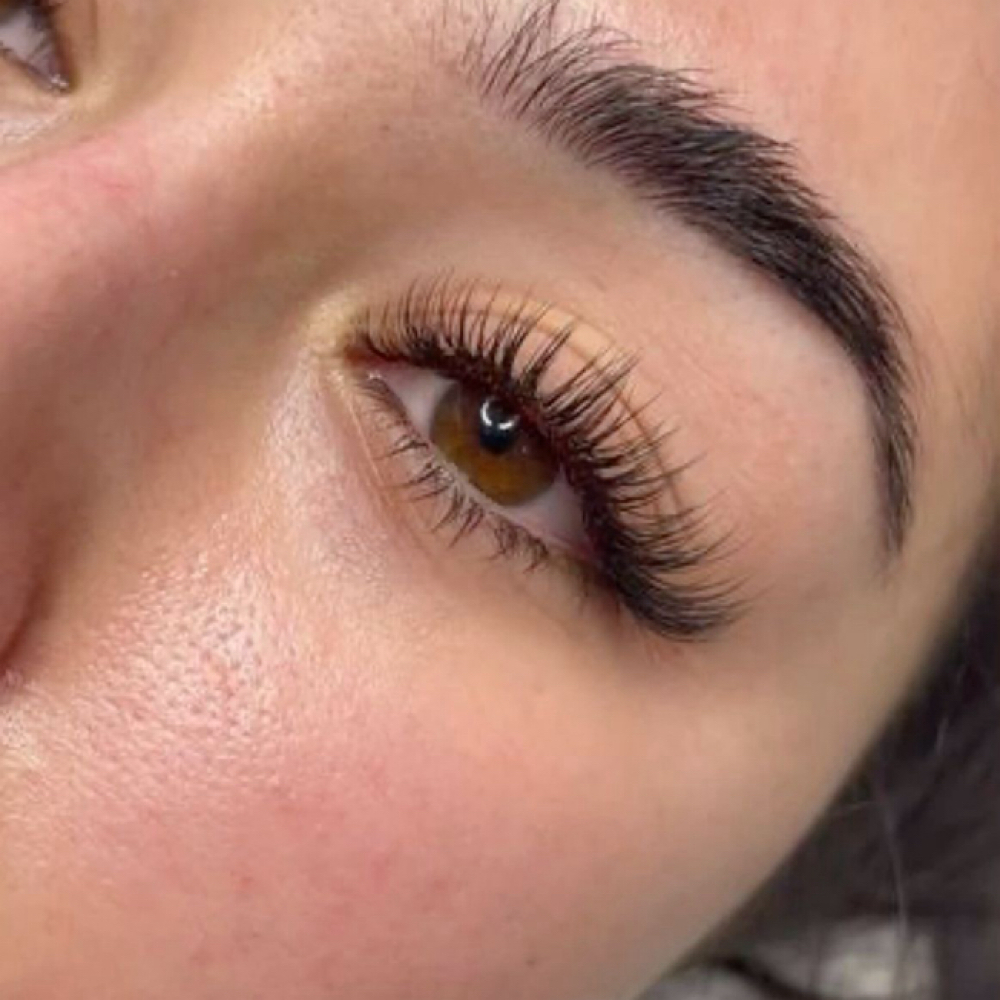 Light Volume / Hybrid ✨ at Brow’s By Anna permanent make up studio& Brow design in Illinois, IL