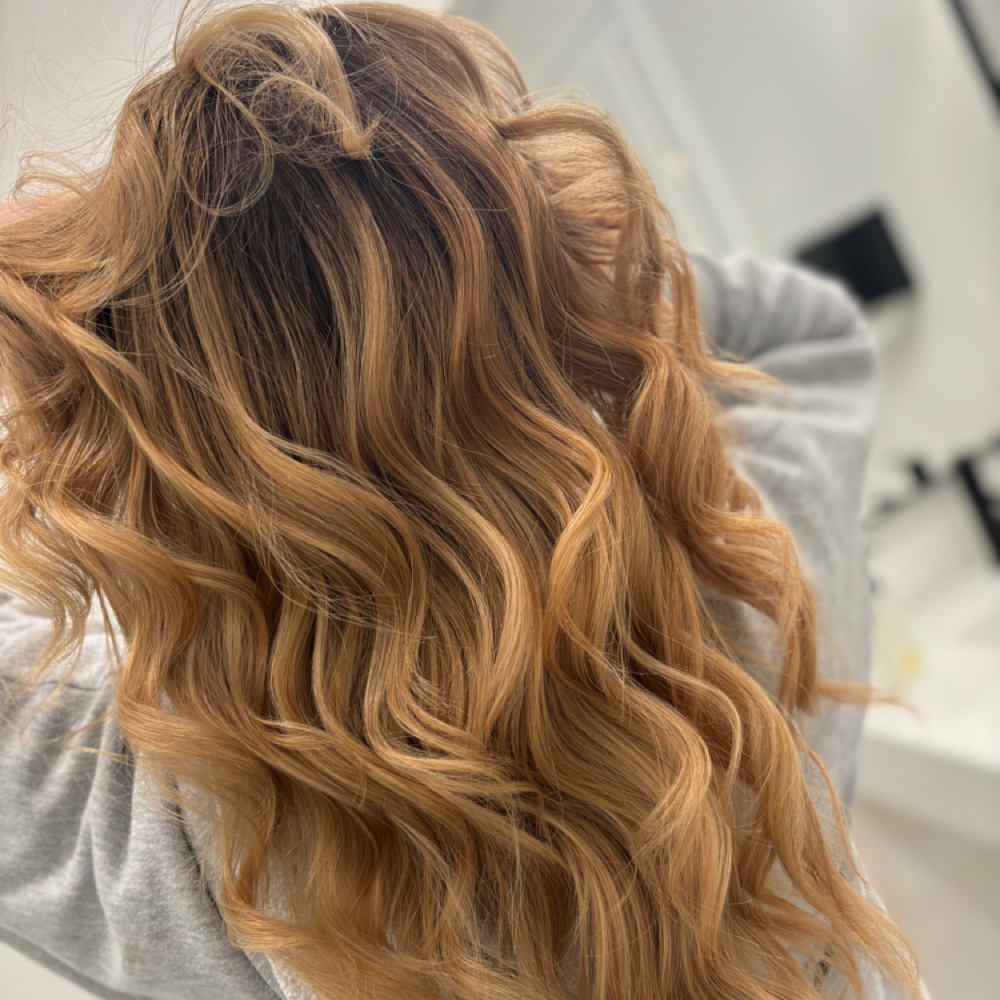 Full Highlight at Meza Beauty in Mundelein, IL