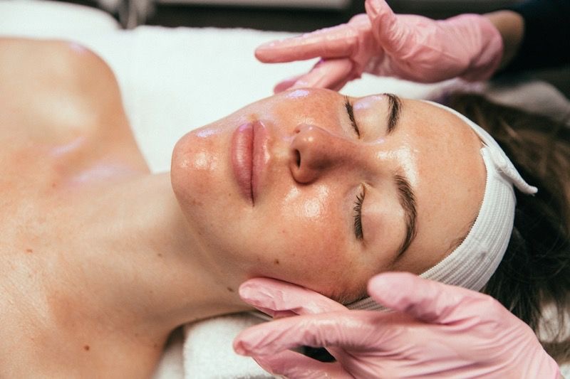 Lux Facial