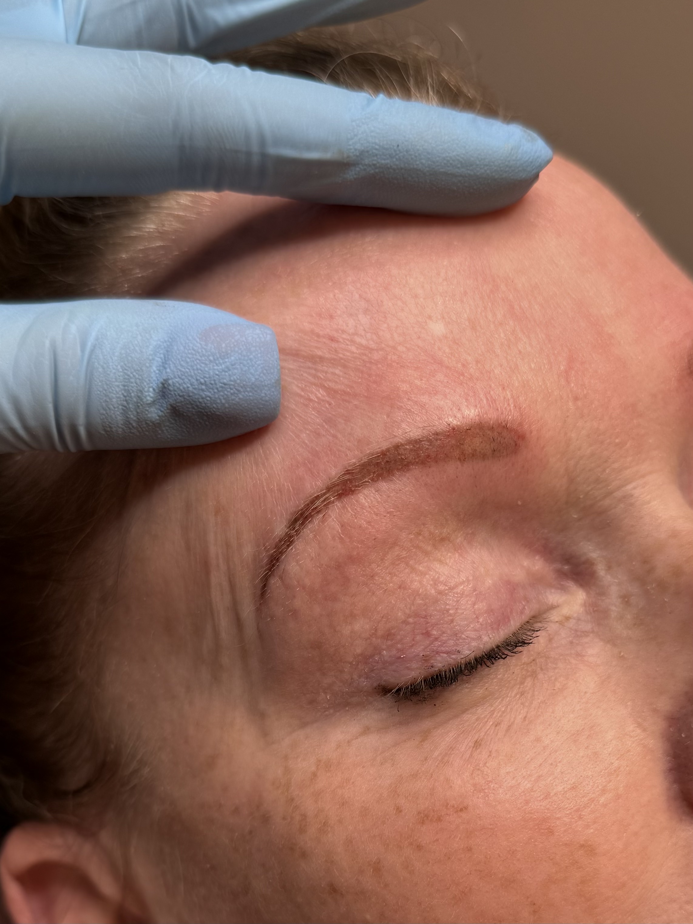 Permanent Makeup Lightening
