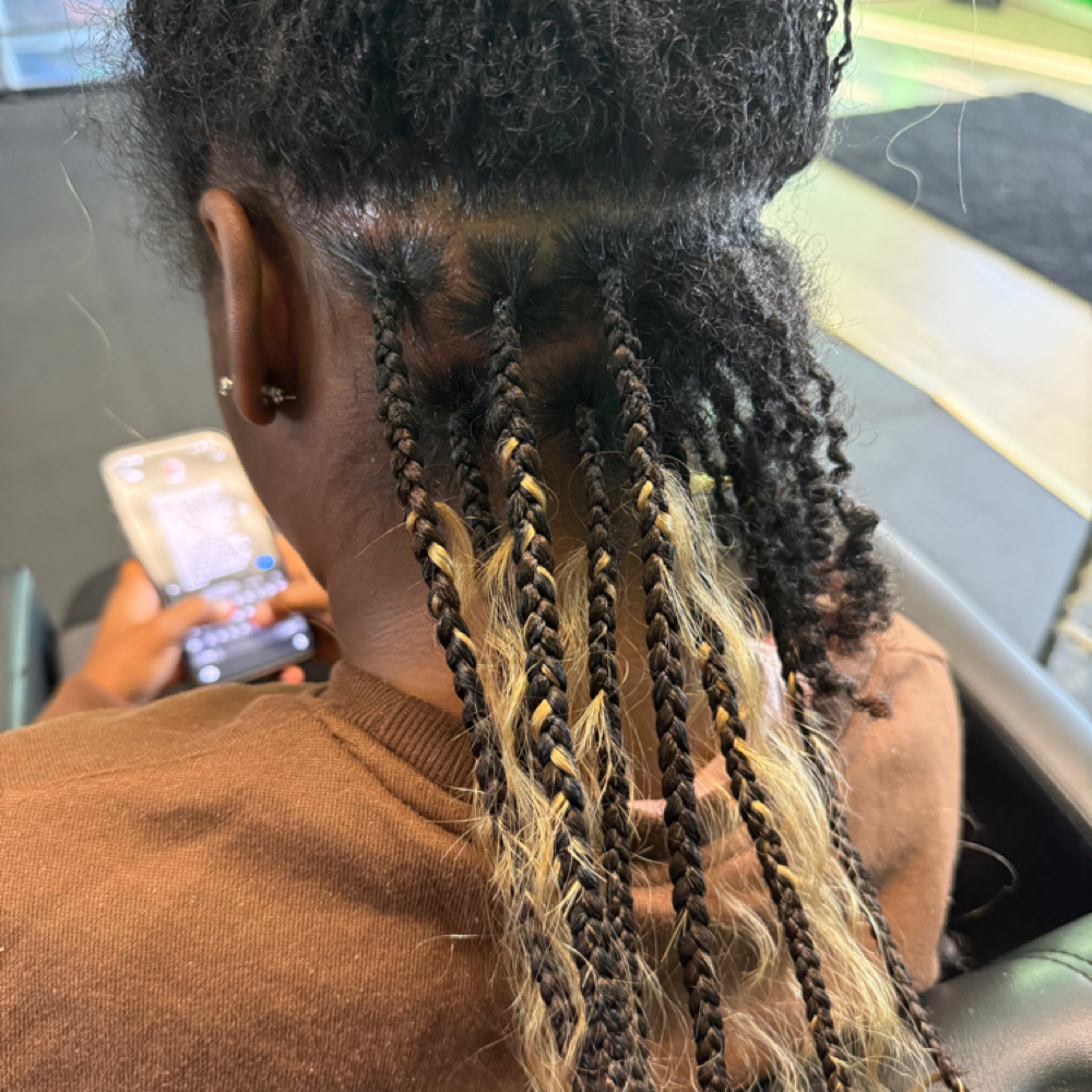 Touch Ups at Ohana’ Beauti Salon in Anderson, SC