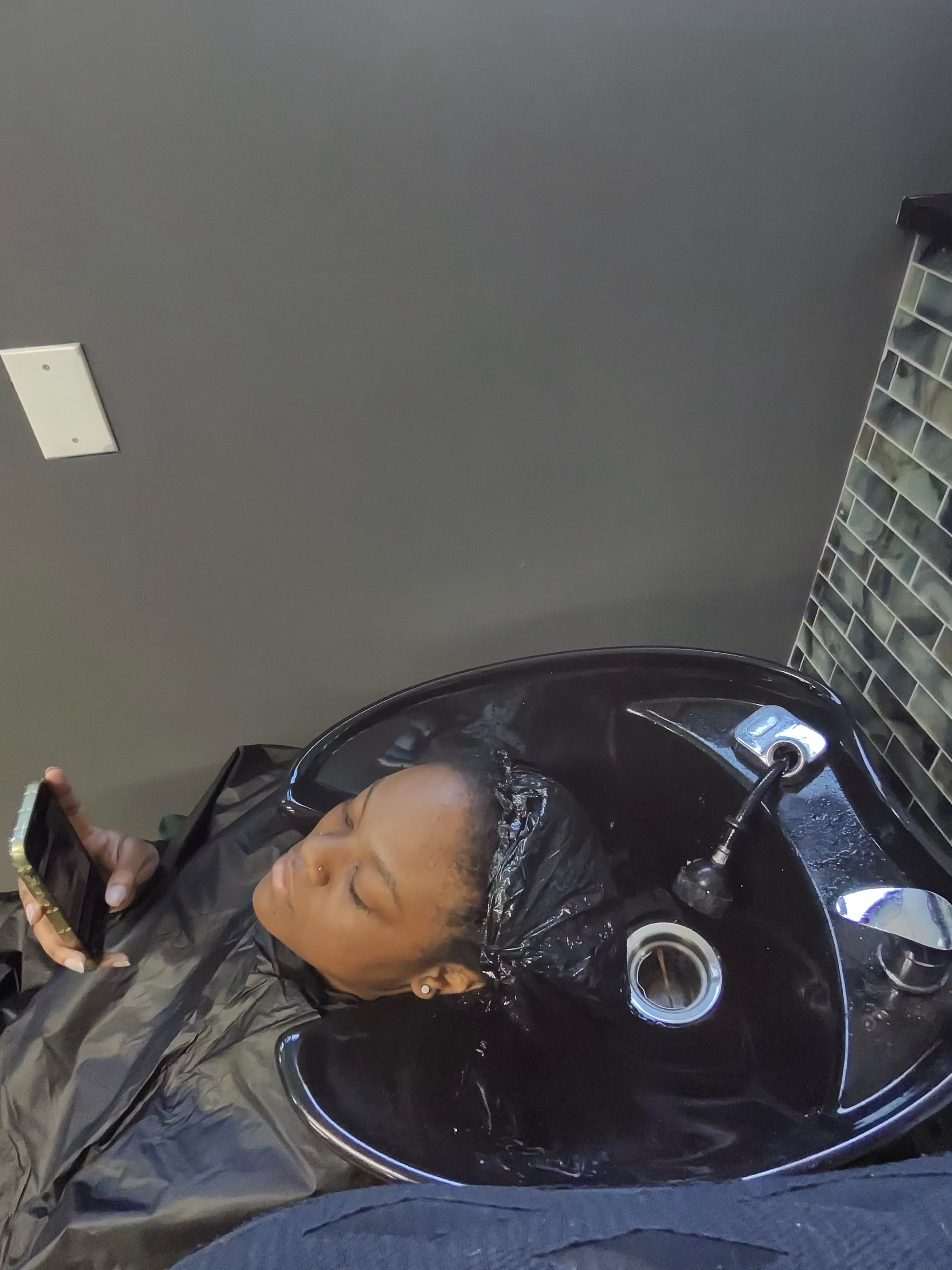Shampoo/Condition/Detangle at MinkMansionChicago in Hazel Crest, IL