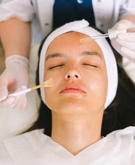 Dermaplane Facial