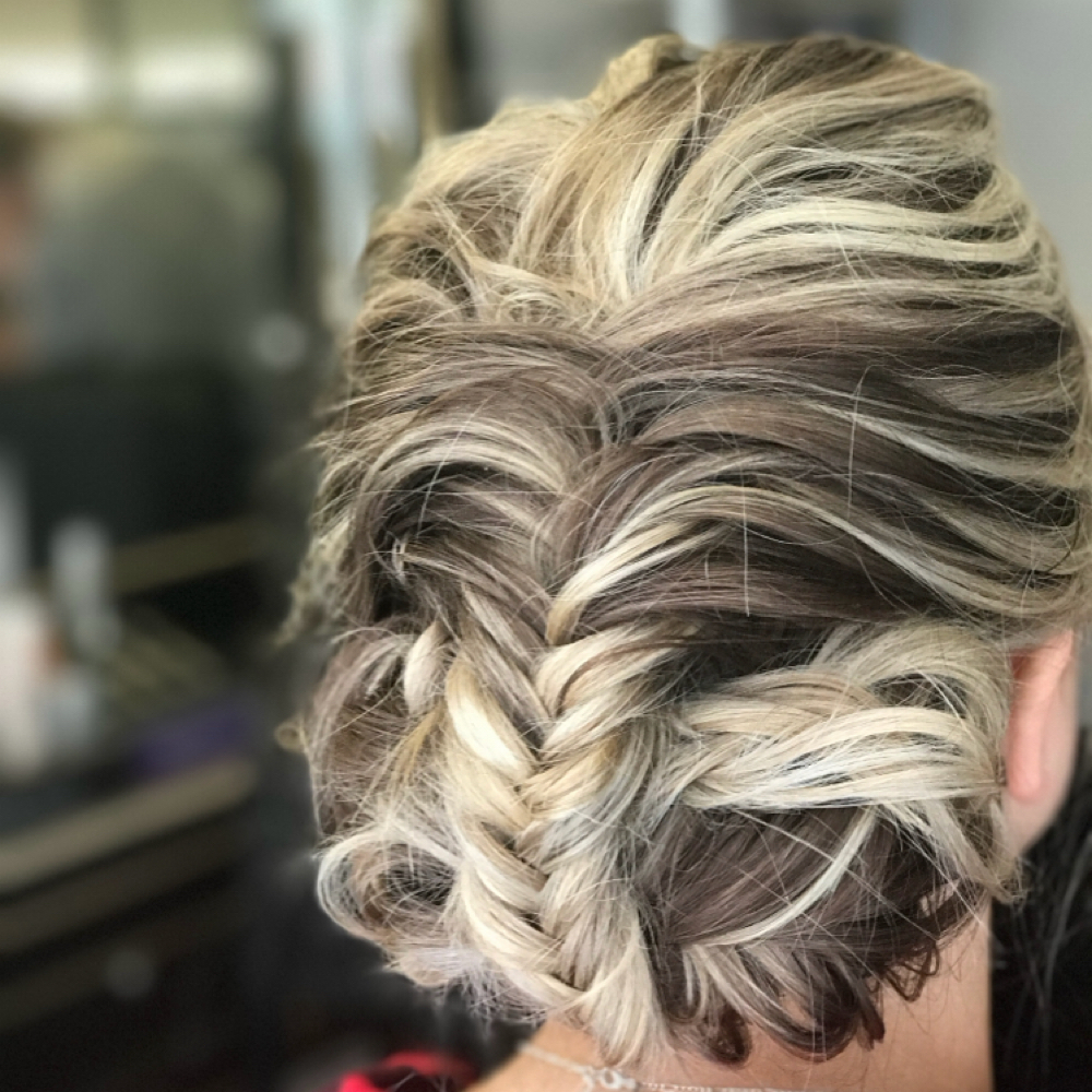 HIGHLIGHT/HAIRCUT at APRIL SOLIS HAIR L.L.C in Detroit, MI