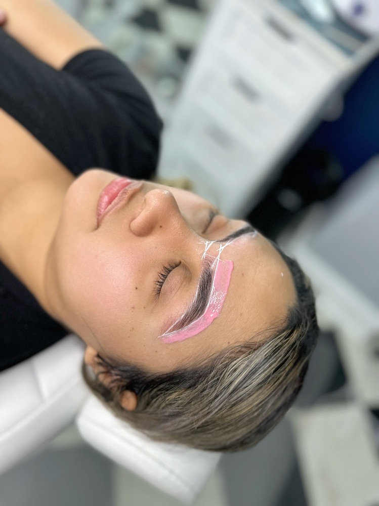 Brows Wax & Shape
