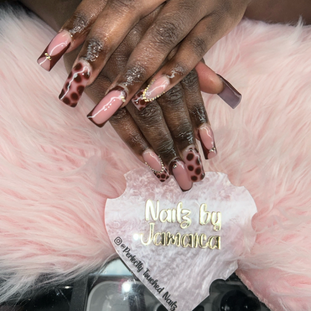 Medium Acrylic Fullset -Jamaica at Kè Luxè Beauty Bar in Louisville, KY