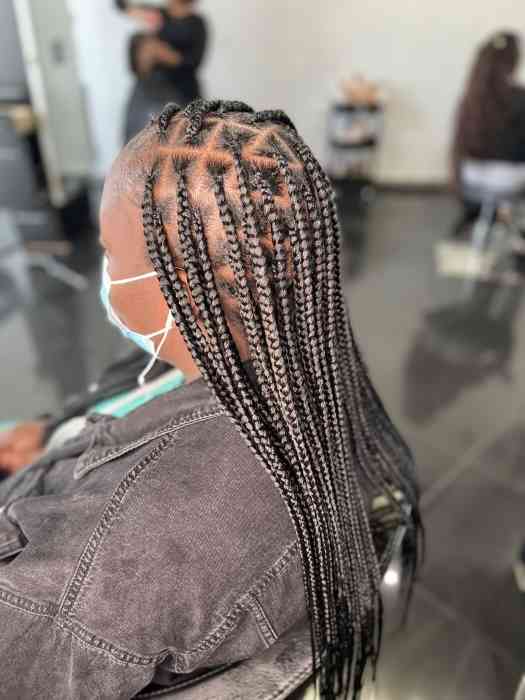 Medium Knotless
