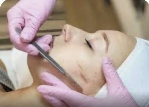 DERMAPLAINING GLOW FACIAL