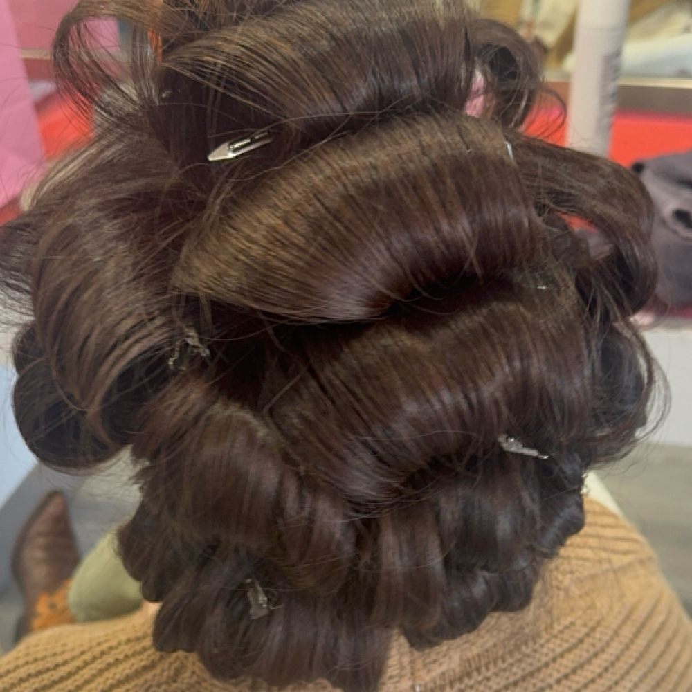 Wash and style at HairXniknak in Helotes, TX